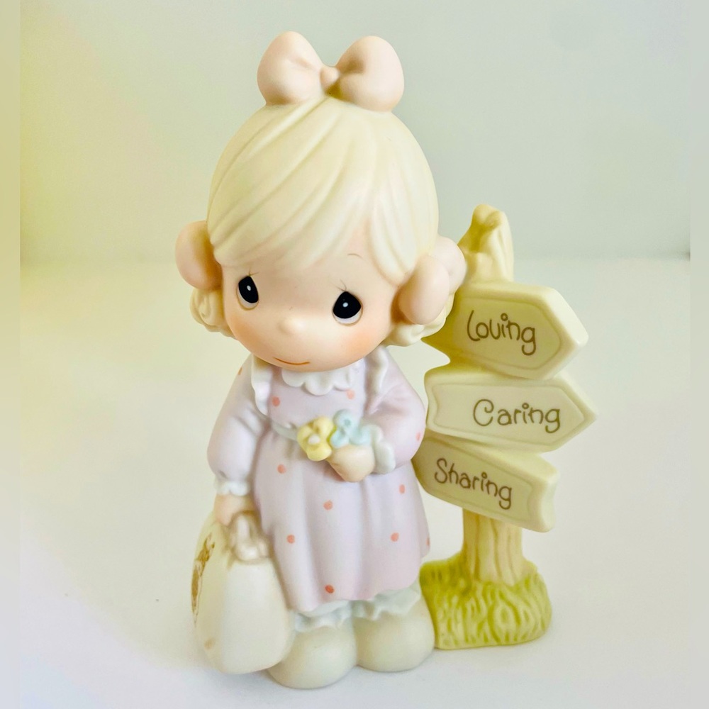 Precious Moments 1992 Membership Figurine
Loving Caring Sharing Along The Way